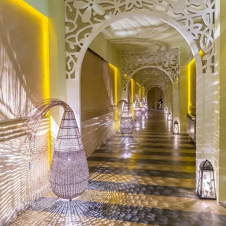 منتجع Barcelo Royal