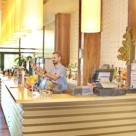 度假村 巴塞罗皇家海滩酒店 5*