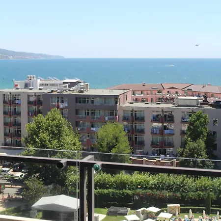 بارسيلو رويال بيتش منتجع 5*