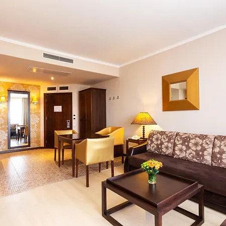 منتجع بارسيلو رويال بيتش 5*